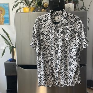 Quicksilver Daisy 🌼 Button Up